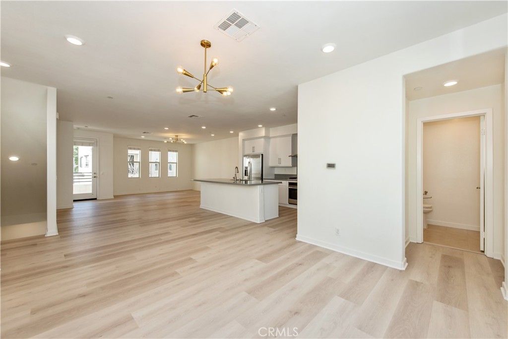 Image 17 of property listing at 150 Fixie, Irvine, CA 92618