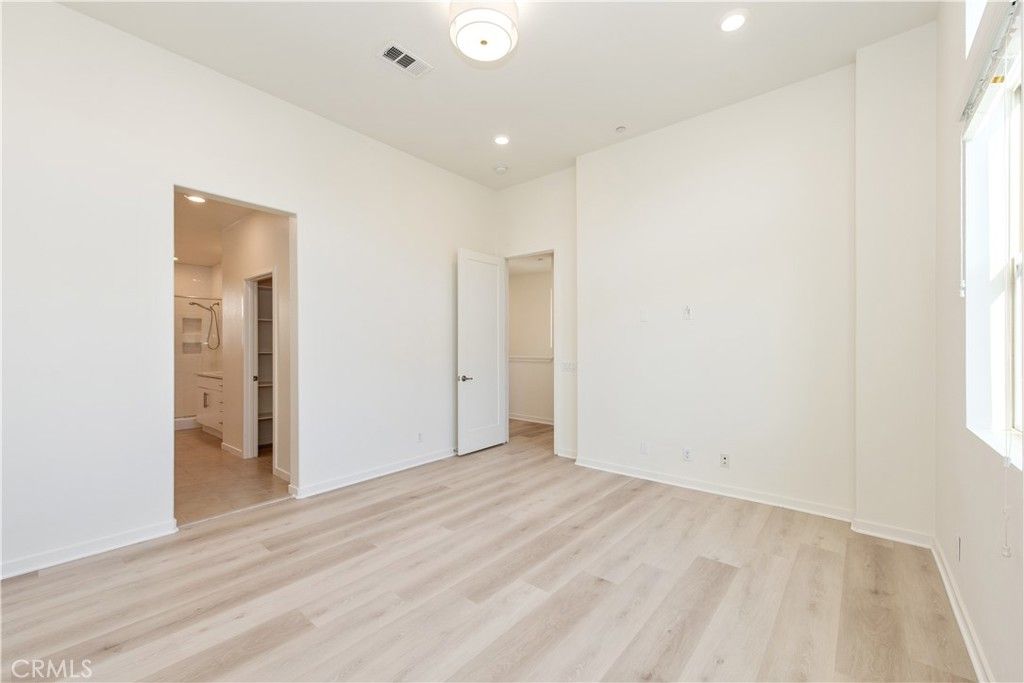 Image 24 of property listing at 150 Fixie, Irvine, CA 92618