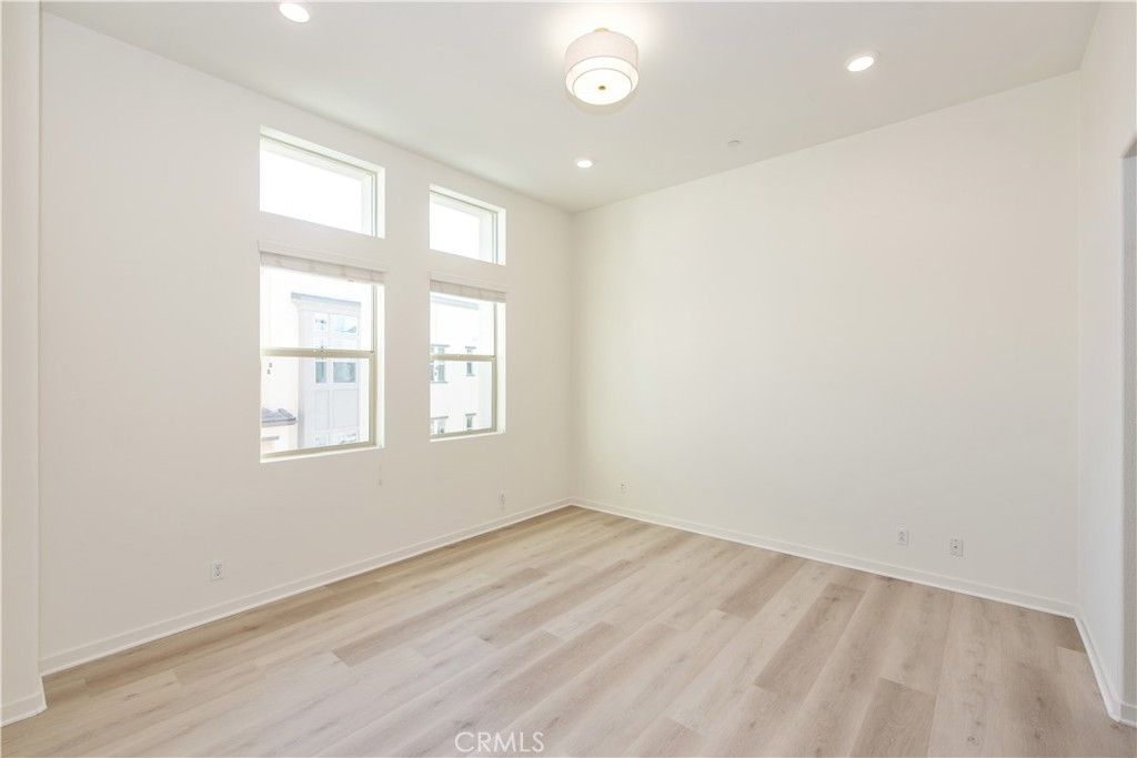 Image 25 of property listing at 150 Fixie, Irvine, CA 92618