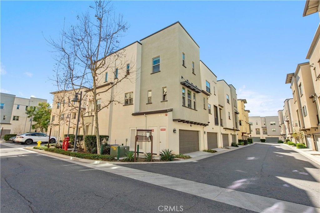 Image 3 of property listing at 150 Fixie, Irvine, CA 92618