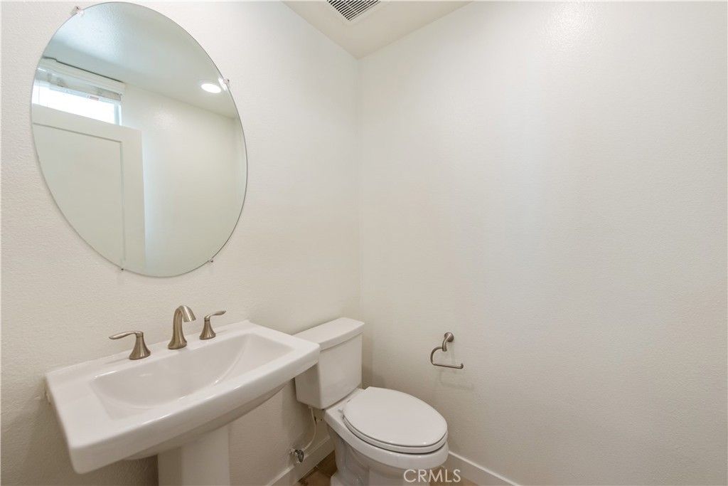 Image 30 of property listing at 150 Fixie, Irvine, CA 92618