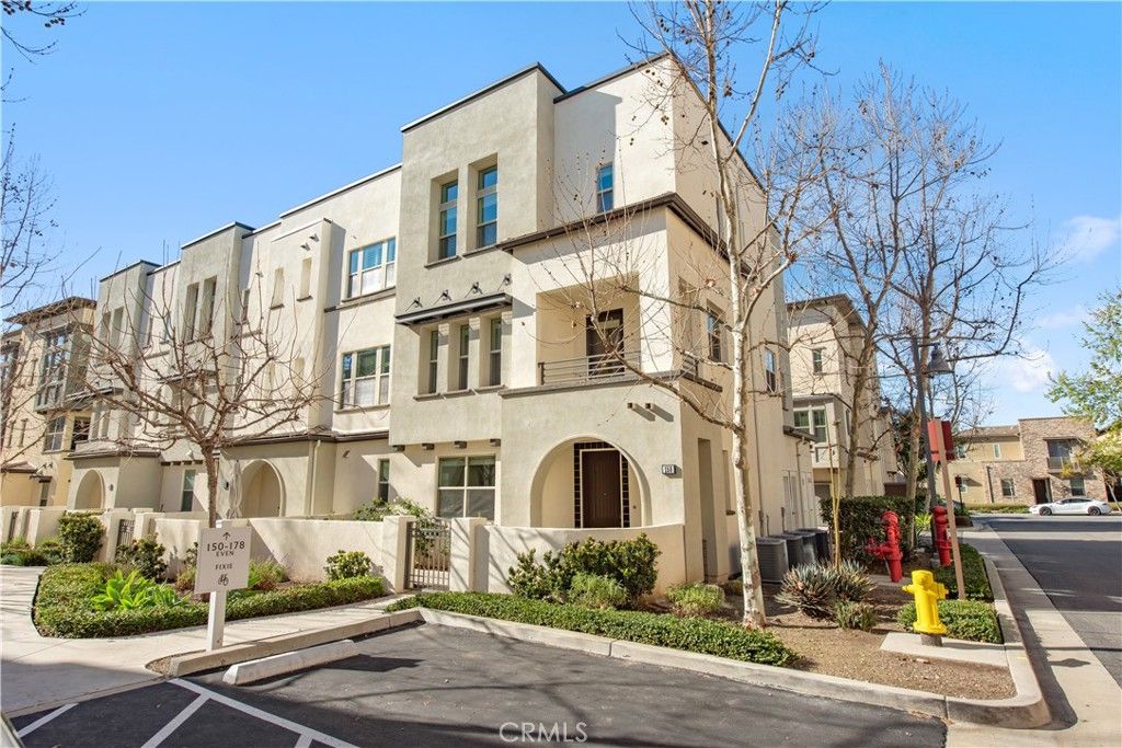 Image 4 of property listing at 150 Fixie, Irvine, CA 92618