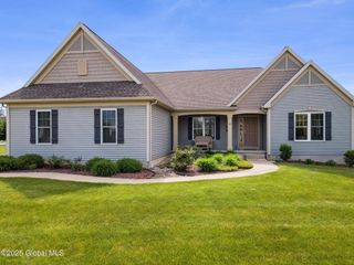 16 Saville Row, Mechanicville, NY 12118