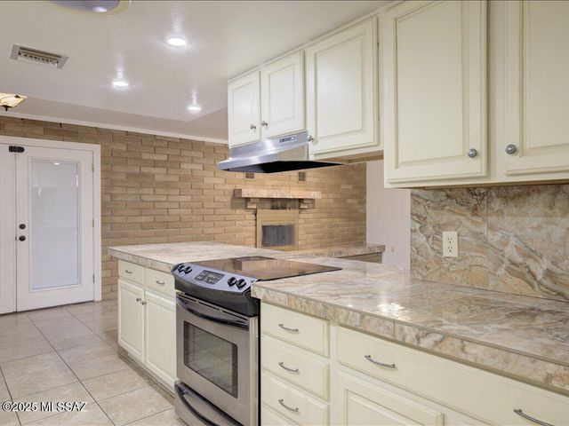 8234 E Big Horn Trail, Tucson, AZ 85750