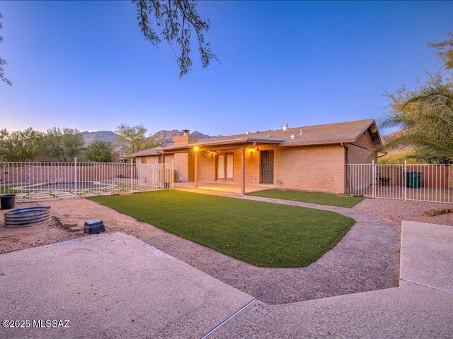 8234 E Big Horn Trail, Tucson, AZ 85750