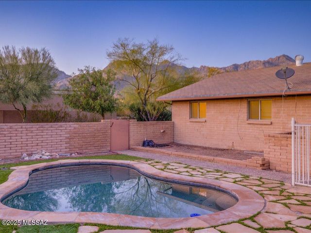8234 E Big Horn Trail, Tucson, AZ 85750