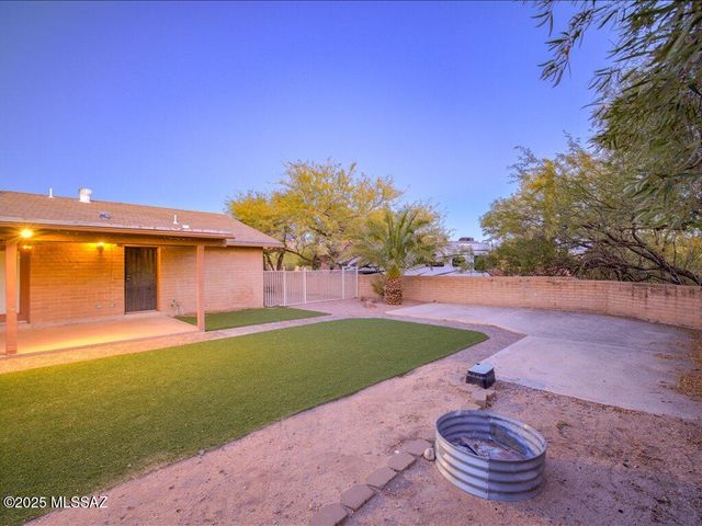 8234 E Big Horn Trail, Tucson, AZ 85750