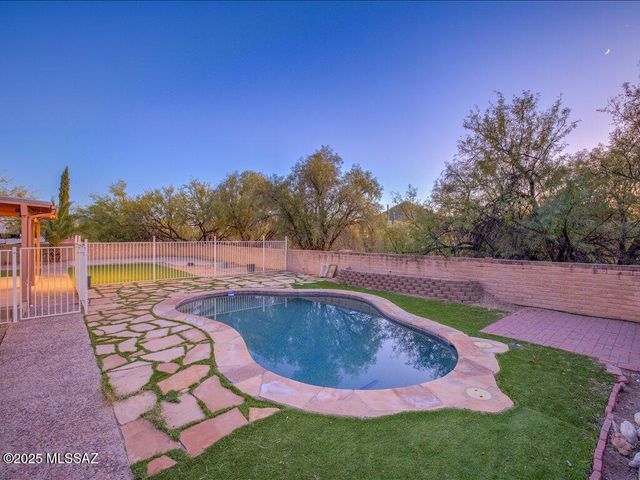 8234 E Big Horn Trail, Tucson, AZ 85750