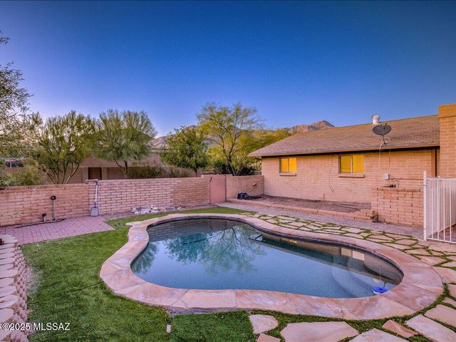 8234 E Big Horn Trail, Tucson, AZ 85750