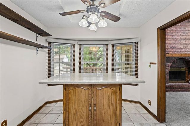 8210 N Virginia Avenue, Kansas City, MO 64118