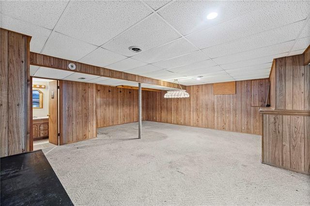 8210 N Virginia Avenue, Kansas City, MO 64118