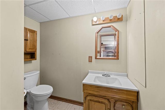 8210 N Virginia Avenue, Kansas City, MO 64118