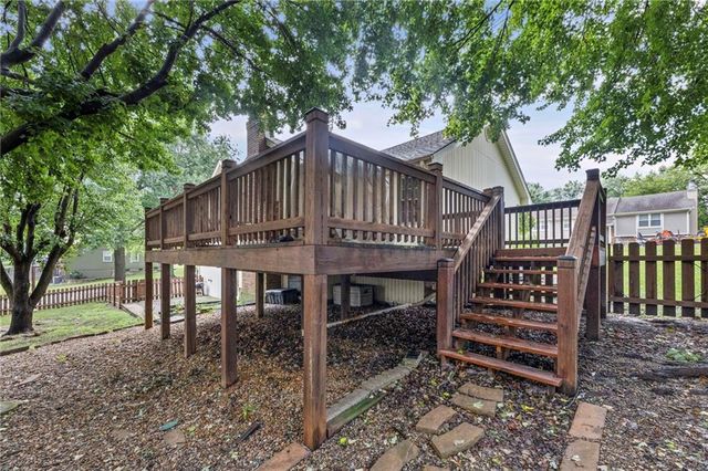 8210 N Virginia Avenue, Kansas City, MO 64118