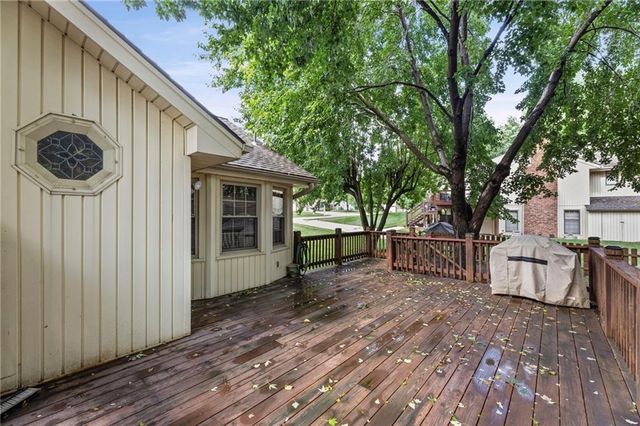 8210 N Virginia Avenue, Kansas City, MO 64118