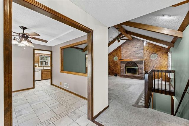 8210 N Virginia Avenue, Kansas City, MO 64118