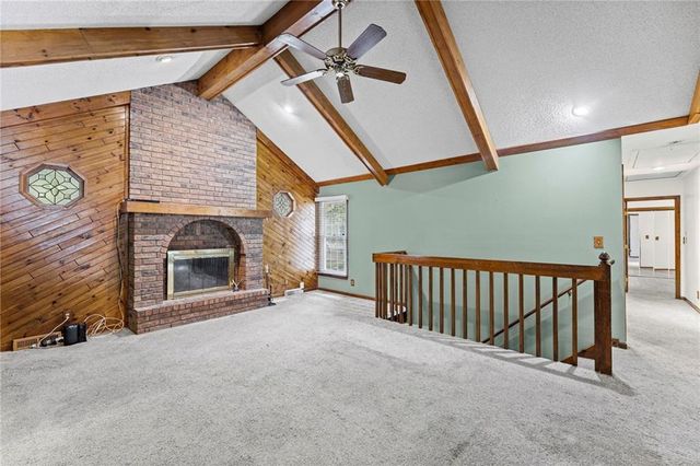 8210 N Virginia Avenue, Kansas City, MO 64118