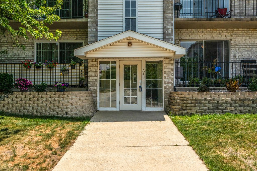 408 Sturdy Road 4a, Valparaiso, IN 46383