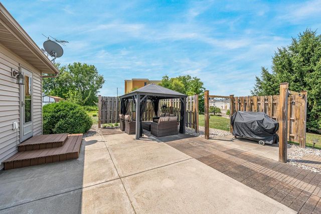 365 LILAC STREET, Oshkosh, WI 54902