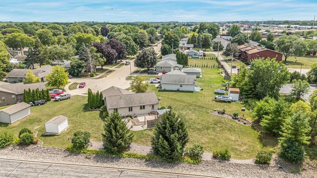 365 LILAC STREET, Oshkosh, WI 54902