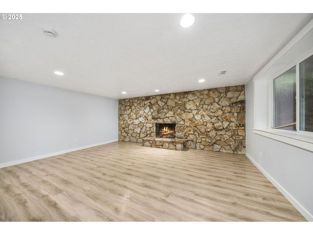 12591 Se STALEY Ave, Damascus, OR 97089