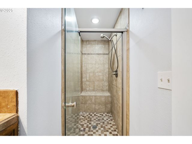 12591 Se STALEY Ave, Damascus, OR 97089