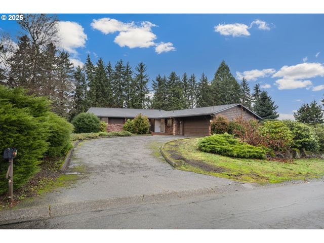 12591 Se STALEY Ave, Damascus, OR 97089