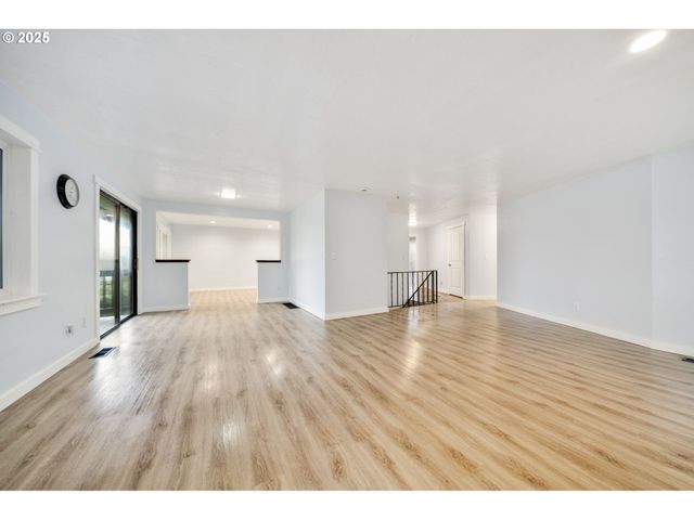 12591 Se STALEY Ave, Damascus, OR 97089