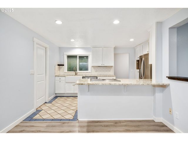 12591 Se STALEY Ave, Damascus, OR 97089