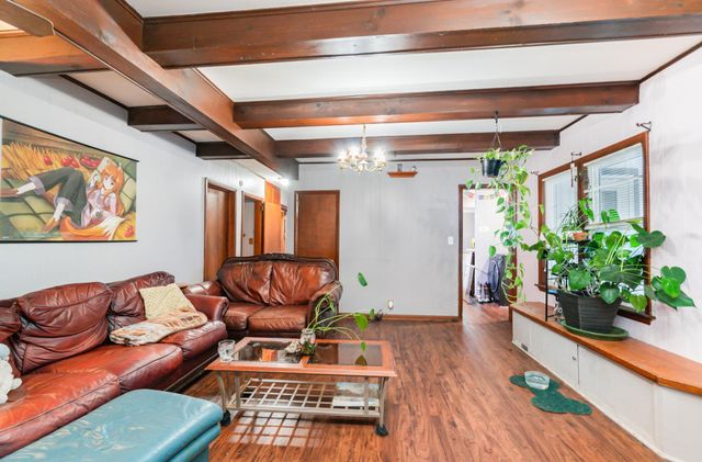 909 Weiss Street, Saginaw, MI 48602