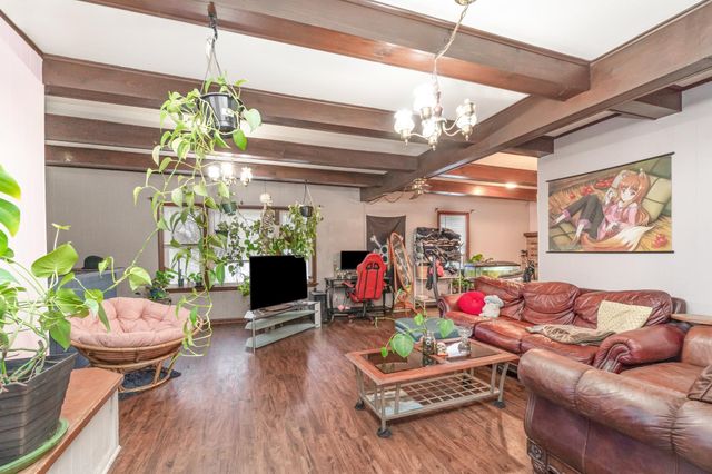 909 Weiss Street, Saginaw, MI 48602