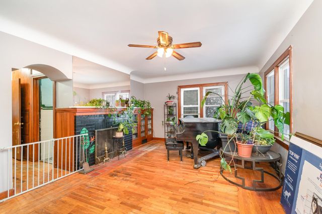 909 Weiss Street, Saginaw, MI 48602