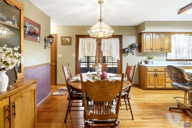 2320 NE 46th ST, Topeka, KS 66617