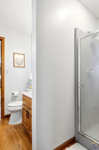 2320 NE 46th ST, Topeka, KS 66617