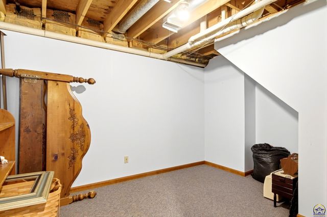 2320 NE 46th ST, Topeka, KS 66617