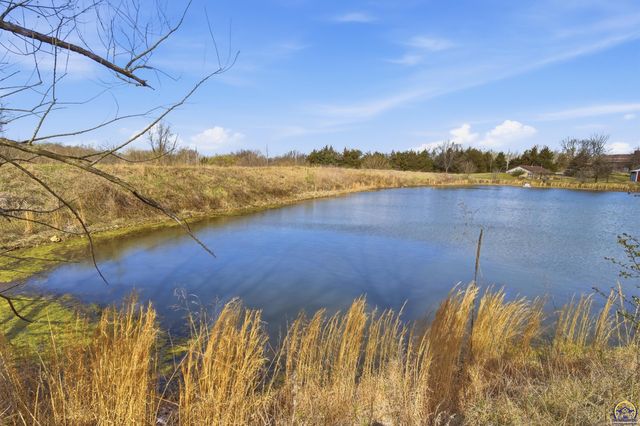 2320 NE 46th ST, Topeka, KS 66617