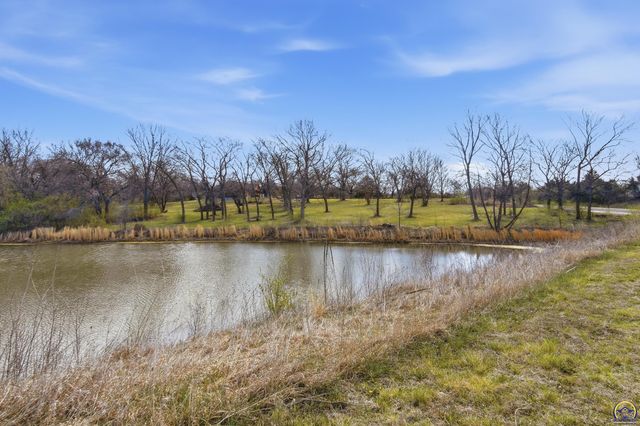 2320 NE 46th ST, Topeka, KS 66617