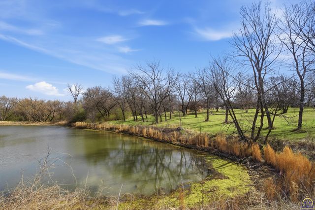 2320 NE 46th ST, Topeka, KS 66617