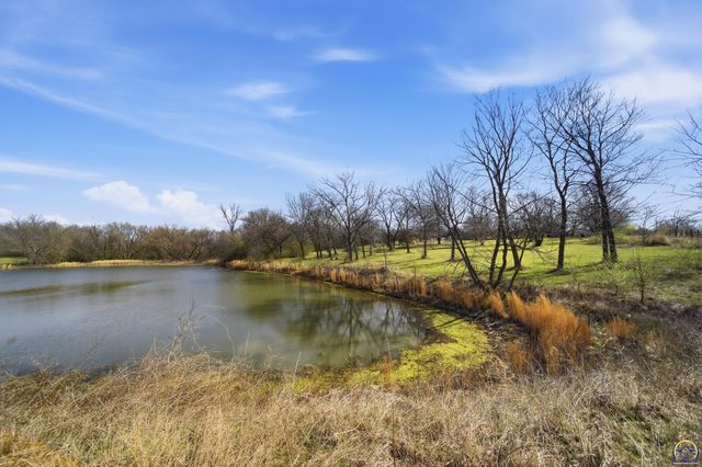 2320 NE 46th ST, Topeka, KS 66617