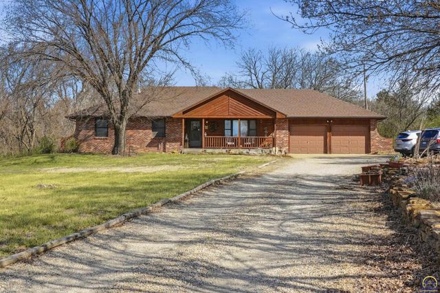 2320 NE 46th ST, Topeka, KS 66617