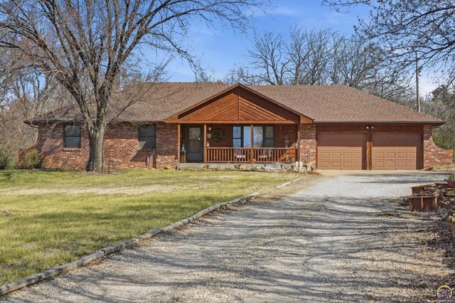 2320 NE 46th ST, Topeka, KS 66617