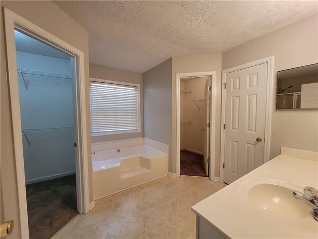 518 Bellingham Drive, Sugar Hill, GA 30518