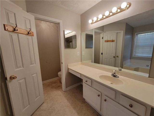 518 Bellingham Drive, Sugar Hill, GA 30518