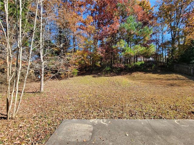 518 Bellingham Drive, Sugar Hill, GA 30518