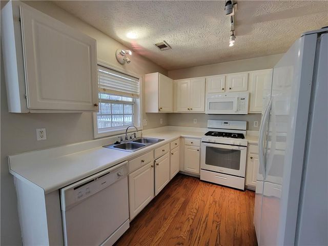 518 Bellingham Drive, Sugar Hill, GA 30518