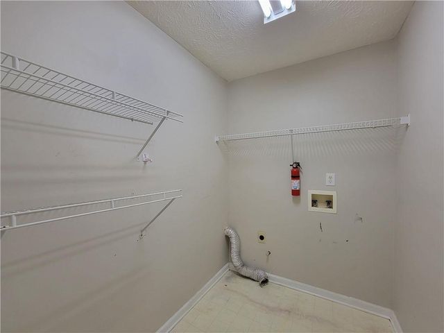 518 Bellingham Drive, Sugar Hill, GA 30518