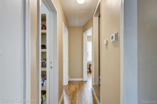 1216 E George Avenue, Hazel Park, MI 48030