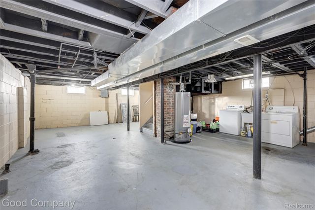 1216 E George Avenue, Hazel Park, MI 48030