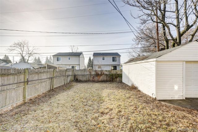 1216 E George Avenue, Hazel Park, MI 48030