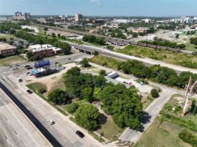 608 E Dashwood Street, Fort Worth, TX 76104