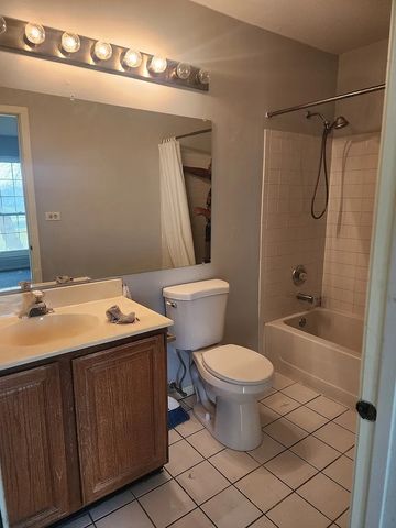 1510 Golfview Court 1510, Glendale Heights, IL 60139